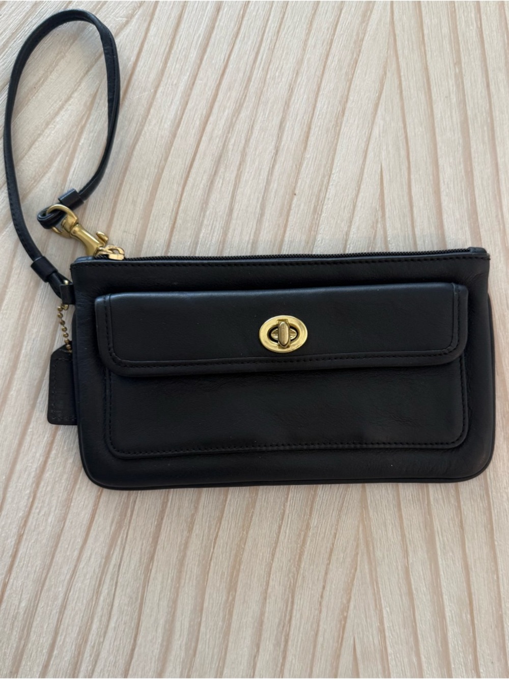 Vintage Coach Legacy Black Leather Wristlet Turnlock Front Flap Gold